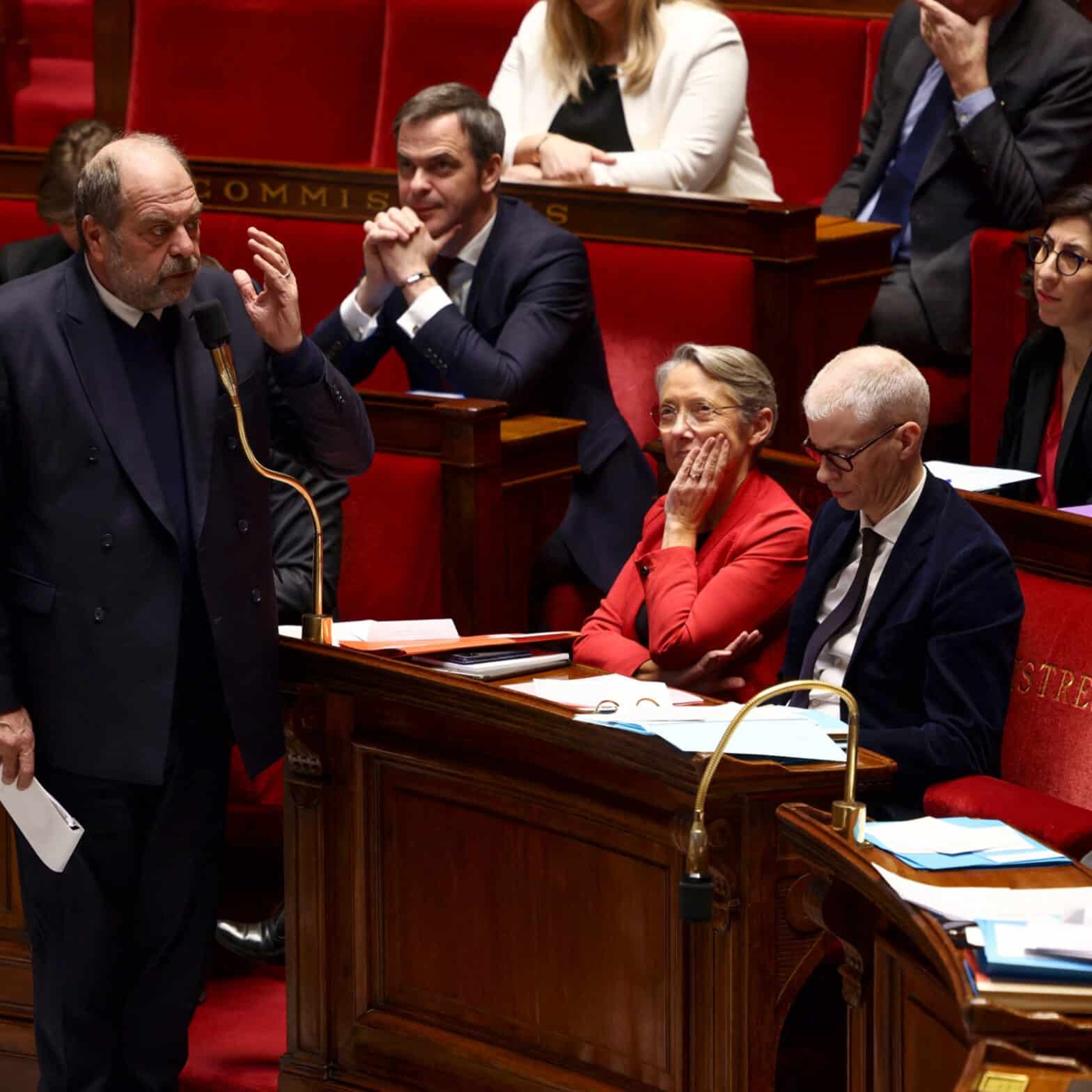 , Manifestations de l&rsquo;ultradroite : la passe d&rsquo;armes entre Éric Dupond-Moretti et Marine Le Pen à l&rsquo;Assemblée